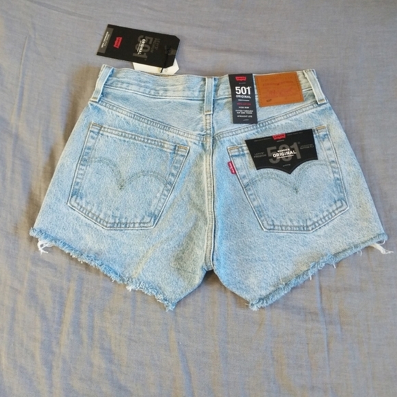 Levi's 501 Distressed Jeans Denim Shorts - Picture 9 of 9